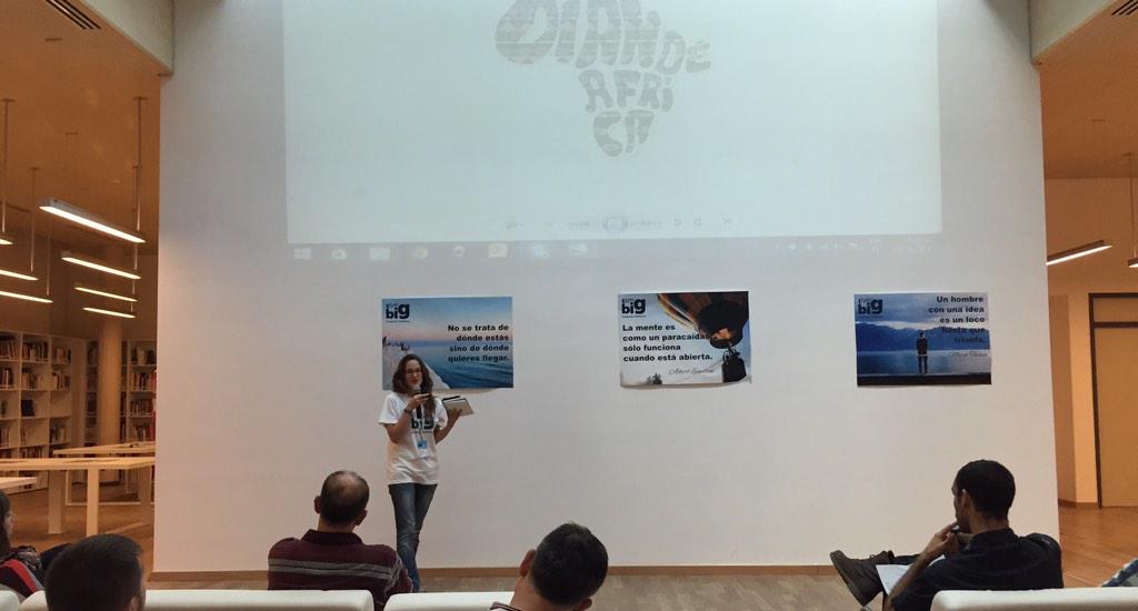 adriairef's tweet photo. África hablándonos de su proyecto solidario en Senegal. Genial iniciativa!! @LASNAVES con @thinkbigjovenes @arnaugiro http://t.co/18ehhtHbEc