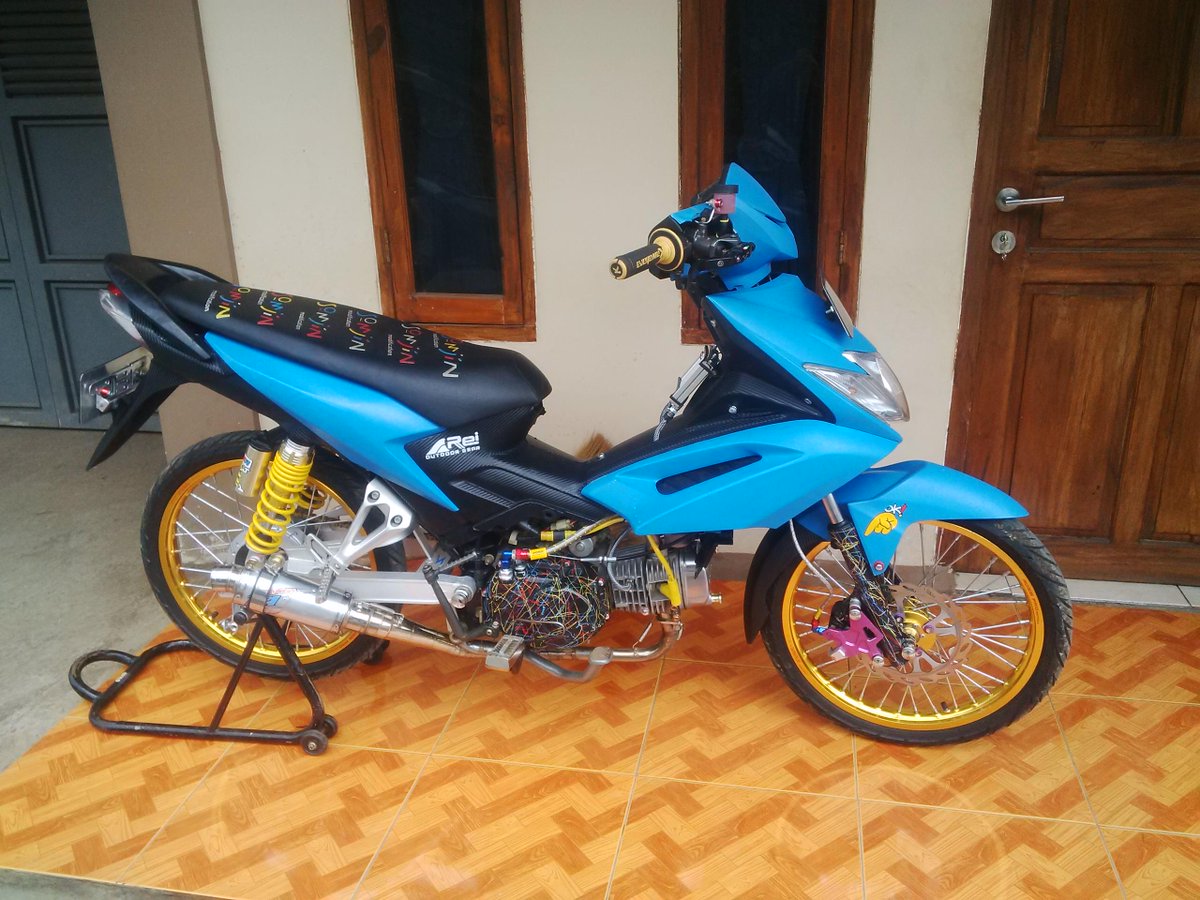 dullfaperst's tweet photo. Fs.honda blade thn2010. @hilmannudin http://t.co/h3zk4SU1n4