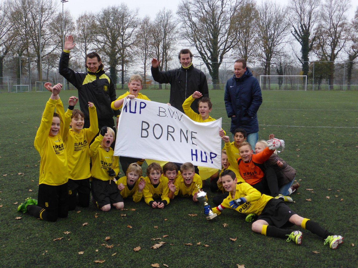 jthswienink's tweet image. Borne D1 en Borne E2 kampioen geworden!! Klasse boys.