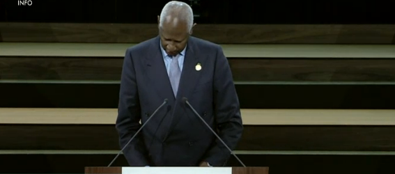 basileniane's tweet photo. Adbou Diouf, ''Merci et Au revoir  à tout le monde'' Dernier mot de l'ancien SG de la Francophonie #SFDK2014 http://t.co/usKBvkb4jd