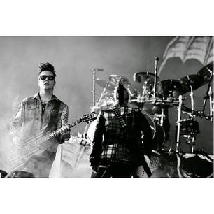 RT @Lalayundaa: New header💀 #A7XFamily #Synyster <a href="/TeamSYNner/">Señor Syn</a> <a href="/TheOfficialA7X/">Avenged Sevenfold</a> <a href="/SynysterINDO/">Synyster Gates 🇮🇩</a>  #S