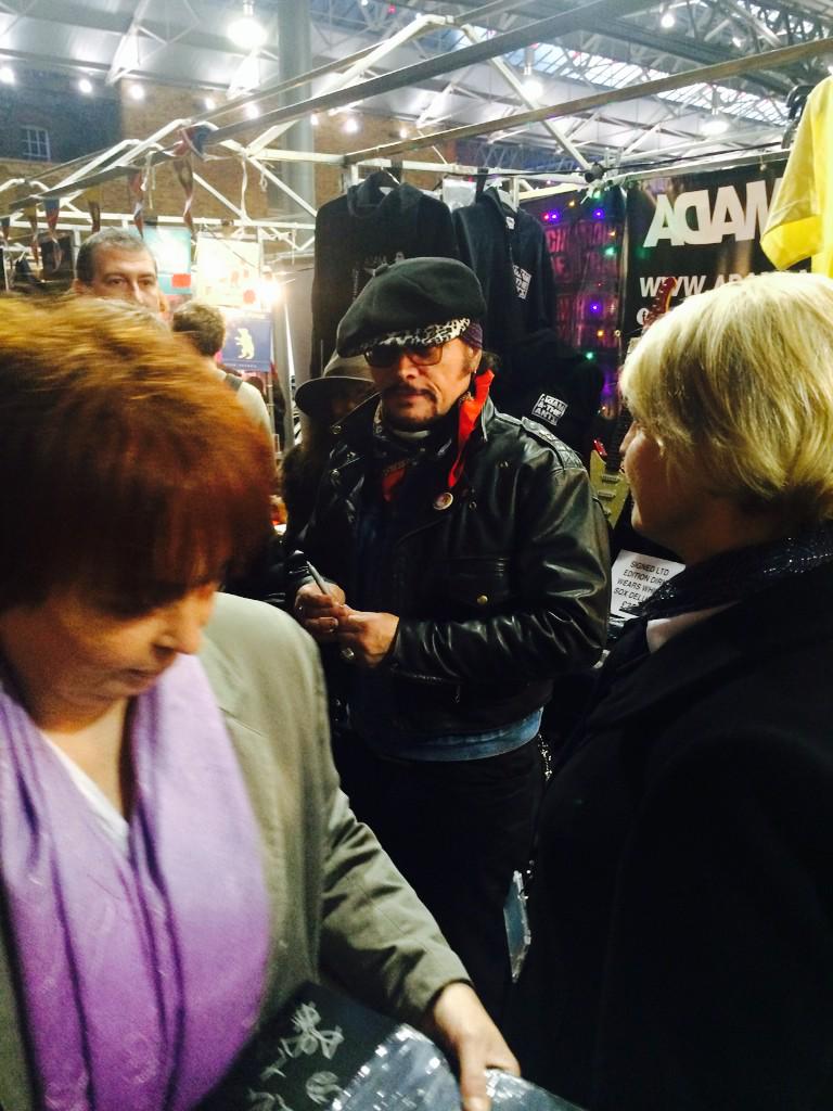 IndieLabelMkt's tweet photo. #ILMXMAS @adamaofficial in the building #MeetNGreet http://t.co/PXirRv7UlY