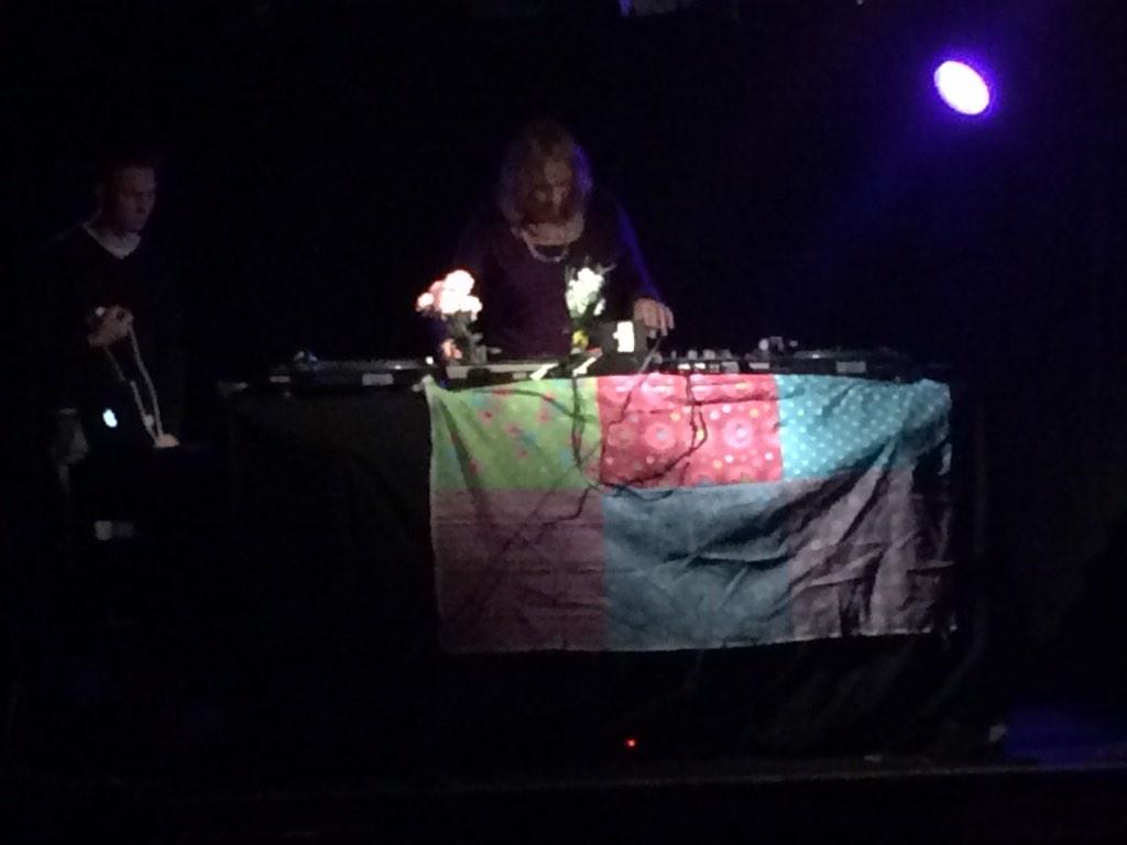 Marcelle richtet sich gemütlich ein. See you later <a href="/Hirscheneck/">Hirscheneck</a> w/ Dj Marcelle &amp; Herr Hummus