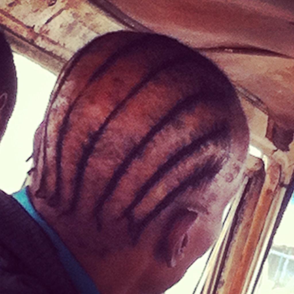 JemimaOsunde's tweet photo. #cornrowsonfleek @ShalewaStar @Angel_NayX http://t.co/pfCu2Im10E
