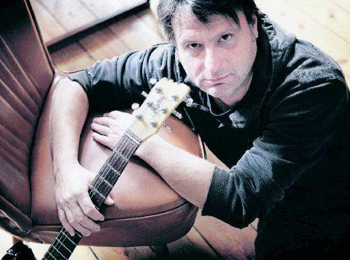 SteenbekeLovely's tweet photo. Ongeloof! Niemand gaat verloren.. #RIP #LucDeVos http://t.co/0ulBeger5v