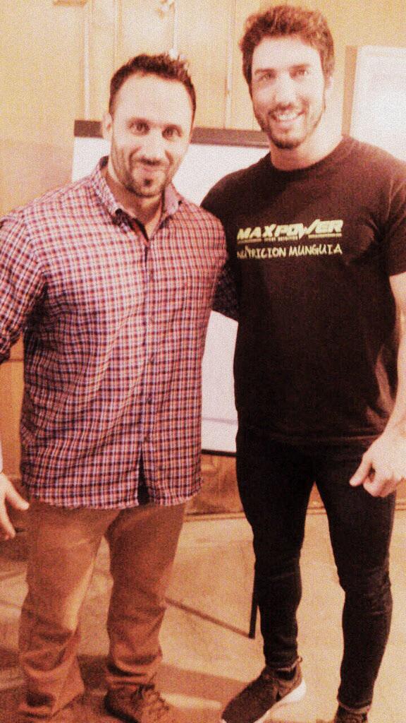 endika_montiel's tweet photo. Formándome con el maestro Víctor senovilla. Iffb academy . Renovarse o morir... http://t.co/lczNJnwxaP