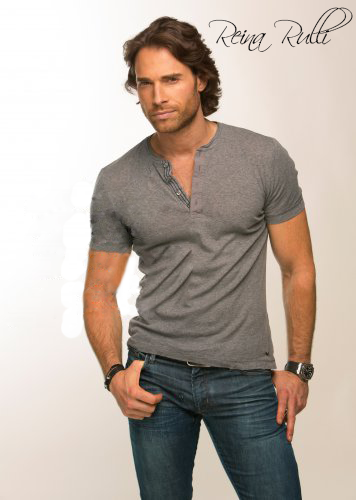 RullinaticasUY's tweet photo. RT@Reina_rulli07 Guapísimo @sebastianrulli #MyStarAutograph http://t.co/SacNJriIu4