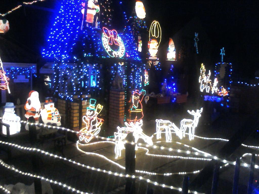 Pleased we could help Tony Baker who lights his house up raise money for Yorkshire air ambulance <a href="/York/">ahhhhh</a>' coast radio