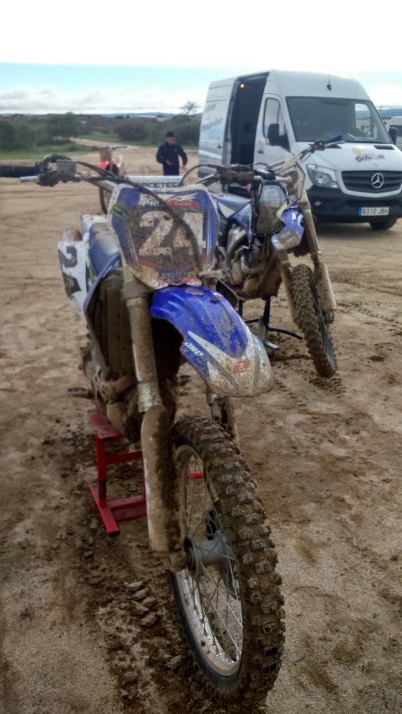 roberimmolatus's tweet photo. Buen dia de mx con @Diego_bskt y @migueladeurb99 http://t.co/wTpeLVB2GQ