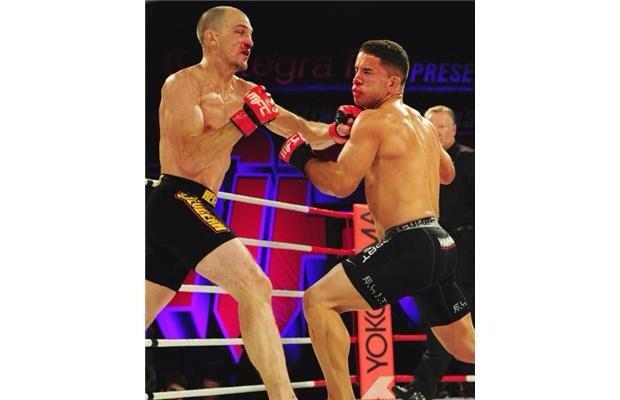 TeamOliveira's tweet photo. Kyle back to California this morning to keep getting ready for #MFC42 @MaximumFighting @ScottMaxFight @AXSTVFights http://t.co/fsOpIcVKyf