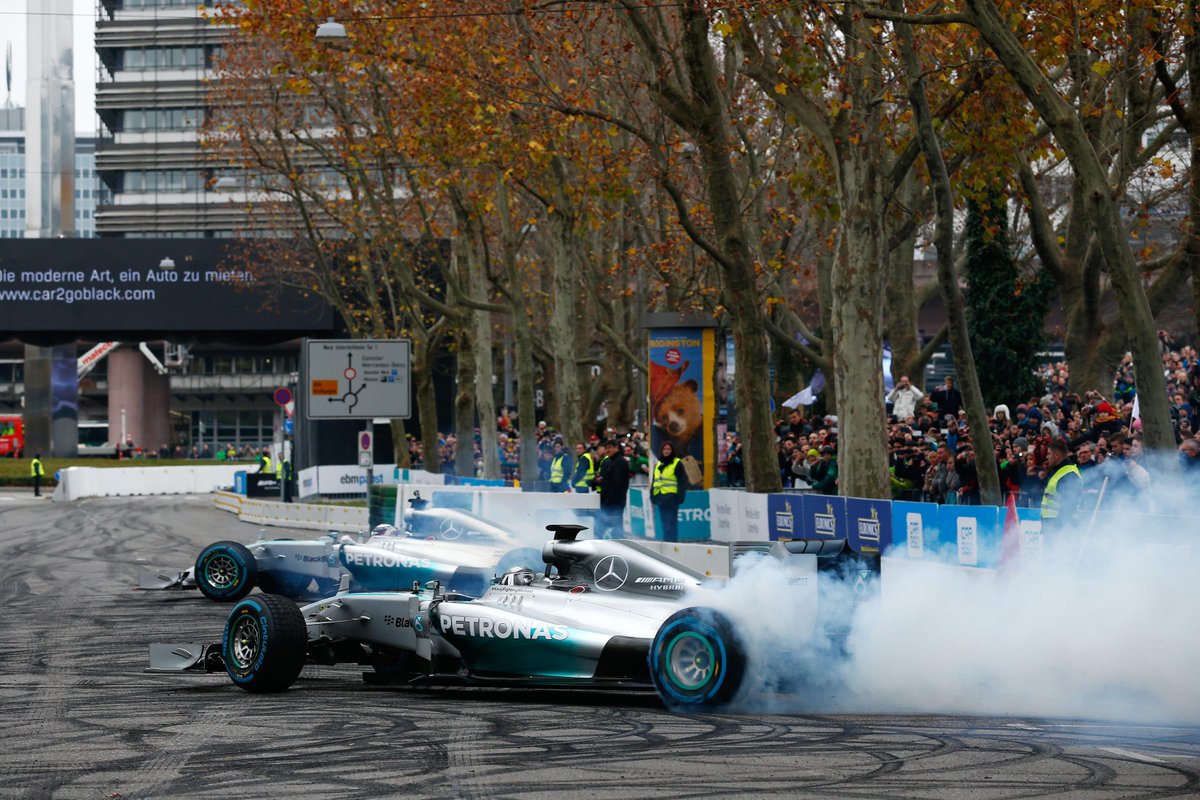 NicoRosberg's tweet photo. we had some good fun today… #donuts #StarsAndCars @MercedesAMGF1 https://t.co/VYJ6y4Bamz http://t.co/B4XDaiZoZd