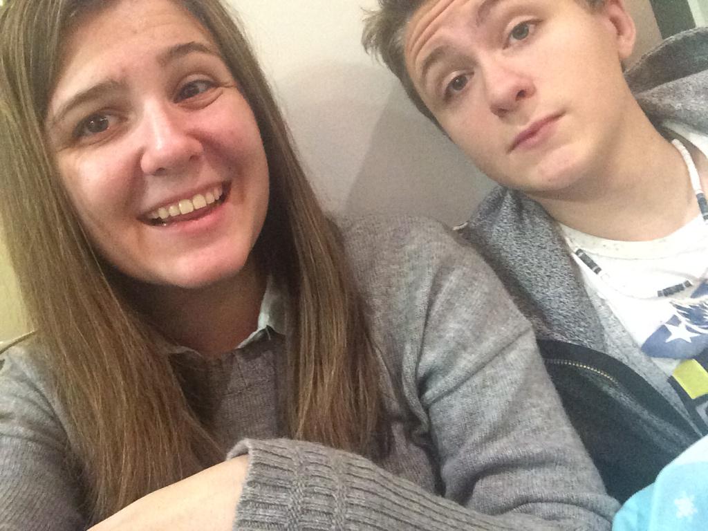 _haylsss_'s tweet image. We lost our group #crobert