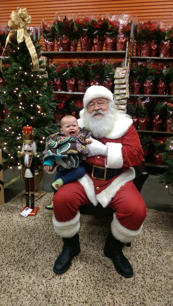First picture with Santa Claus!!  <a href="/Millaya/">Jeremy Millay</a> <a href="/GwenettaGossett/">GwenettaGossett</a> <a href="/KGibsTHD/">Kelly Gibson</a> <a href="/2313_Autry/">Joe Autry</a>