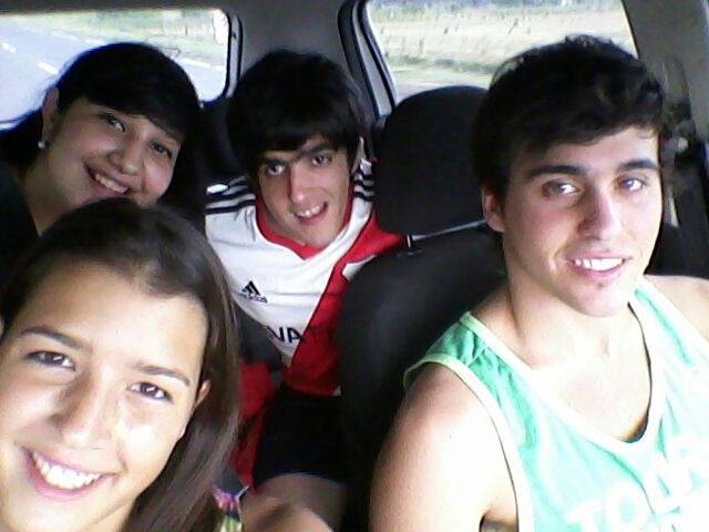Marianoarga19's tweet photo. rumbo a bs as!! @LeaArga @emimazze @Lulopezmaldo http://t.co/4mxtPmKTgC
