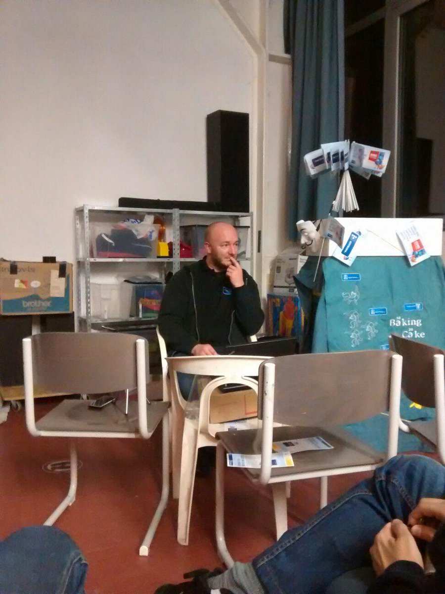 trollcon's tweet photo. Interessante Diskussion nach dem Vortrag von Uwe @luebbermann über die Chancen die (böse) Trolle bieten. http://t.co/elb3HY3QDt