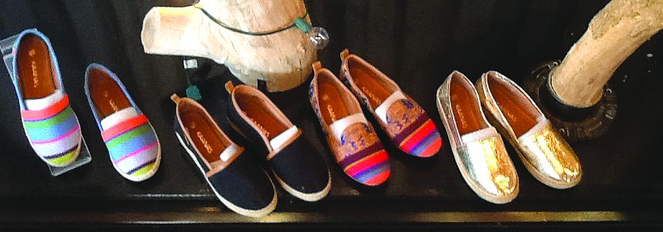 TheCollectionMV's tweet photo. Did you say you need a pair of #Shoes? We have #Boots, Sandals, and wonderful slip on shoes for you! #vineyardhaven http://t.co/n94yCHAm2Y