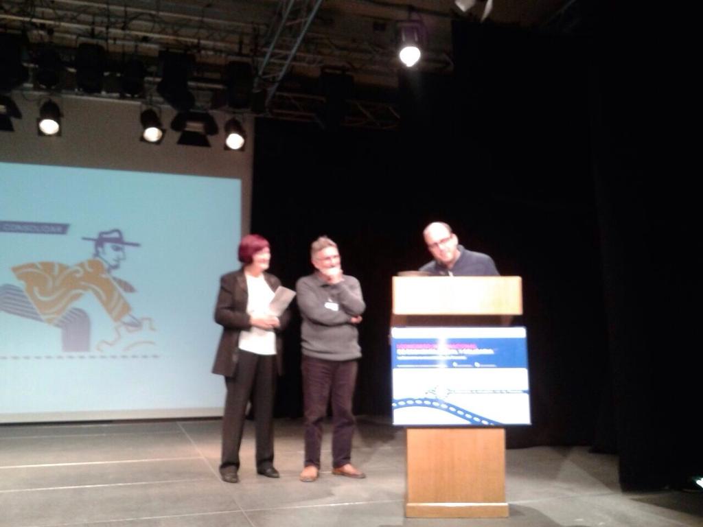 XES_cat's tweet photo. Gràcies pel premi @economiameeting pel reconeixement però sobre tot a la gent que va fer possible la #fesc2014 http://t.co/LtoHaE1OLR