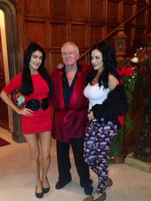 Xmas ❤️ @TheHowetwins @hughhefner @playboy @PlayboyPlus1 @PlayboyTV http://t.co/xh0q2pCiw3