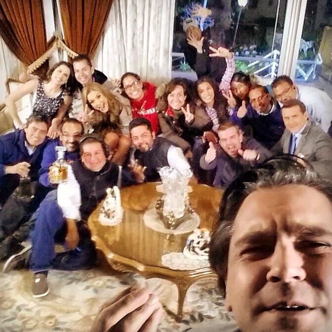 SuperDuende's tweet photo. adiós casa Alex!! #UEPA #u2 #uepeando #elfinalseacerca #usfie #dreamteam #equipazo #sisepudo #ferdel🌲 http://t.co/qI4lMyuHvh