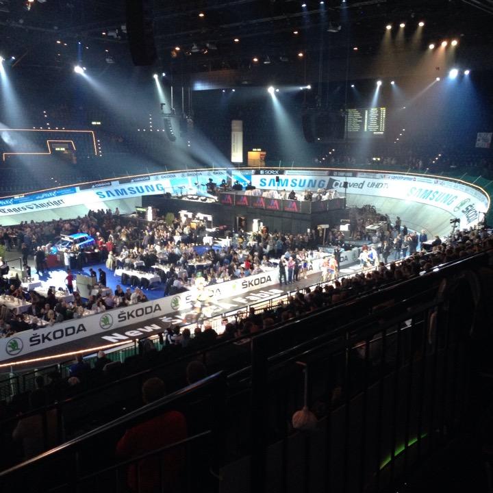 ziobixi's tweet photo. Six-Days #zurich (@ Hallenstadion in Zürich, ZH) https://t.co/dxpU7zOIYk http://t.co/CRVDLNurZR