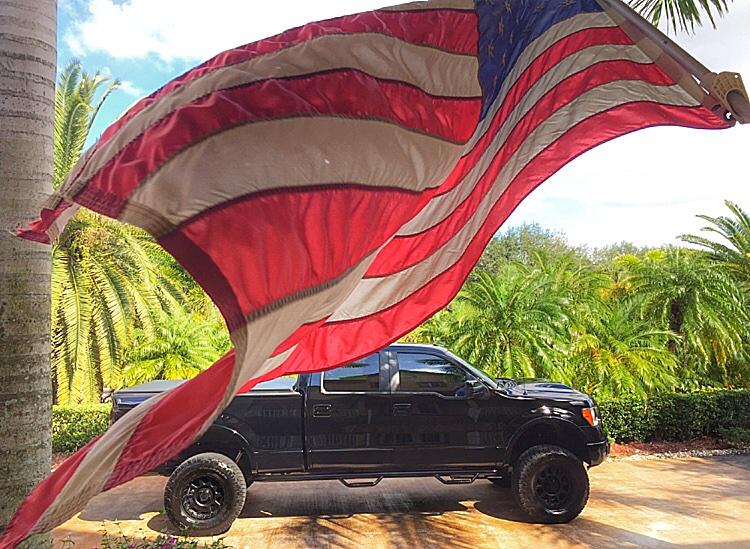 shorse's tweet photo. “@TheRock: Front porch gratitude. #ColorsAndRide #PickUpMan #CountryBoys #LiftKitLife http://t.co/7LKcl3XtIk” Hmm #Ford Man! 😍