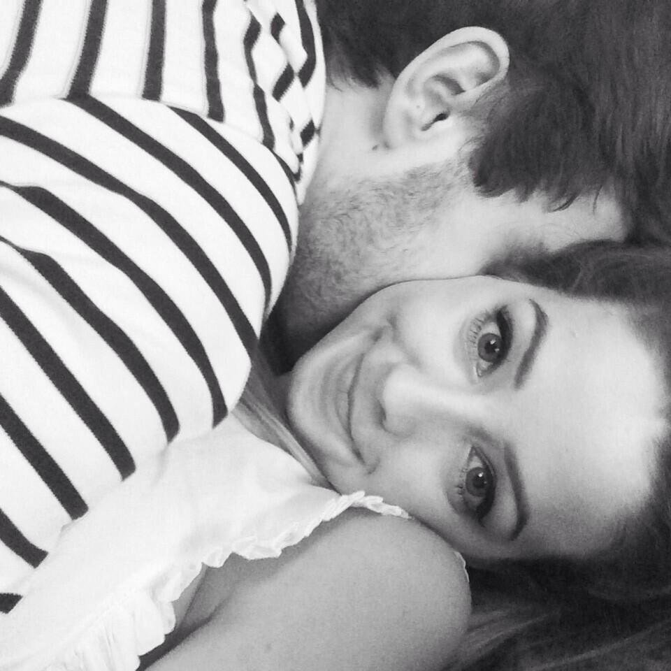 chummy_deyes's tweet photo. the best house hold ever @PointlessBlog @ZozeeBo 💖🐶 http://t.co/MgkUE4NPZS