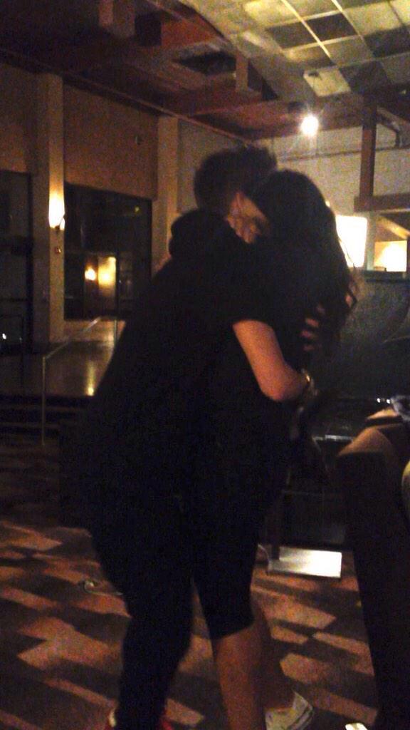 sammyimagines's tweet photo. imagine you &amp; sammy hugging like this at the airport because he's going off on the Digi Tour &amp; you cant go w/ him :( http://t.co/lM9zJvZPxt