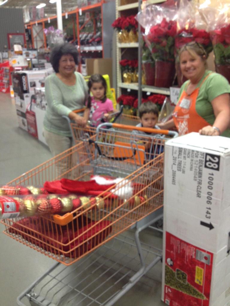 DaveFactor's tweet image. Brenda, Emot Con!! Grandma takes custody of her grand babies. No $$ for holidays, we made her Christmas tonight!!!