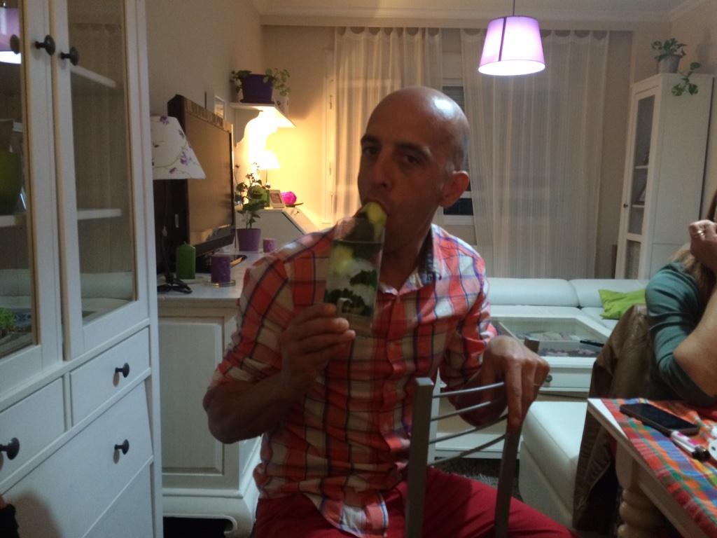 Anitxu09's tweet photo. @mariagordo1311 y @vicenbosf1  comiendose todo el pepino dándolo todo ouh yeah http://t.co/F9LJEgmwhY