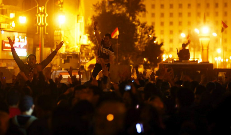 KeeganNYC's tweet photo. #Egypt killing protesters at demo against Egypt killing protesters, acquitting #Mubarak: http://t.co/yrndTslZUZ http://t.co/xbOFH8BA7K