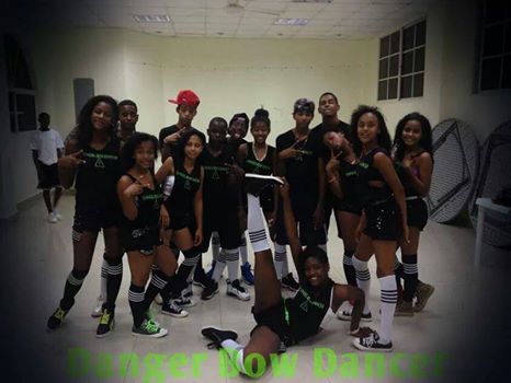 MimiAmpa's tweet photo. ANOCHE me di cuenta k esto no solo es un grupo si no una familia I love U danger_BOW_dancer http://t.co/qyB9zssE5M