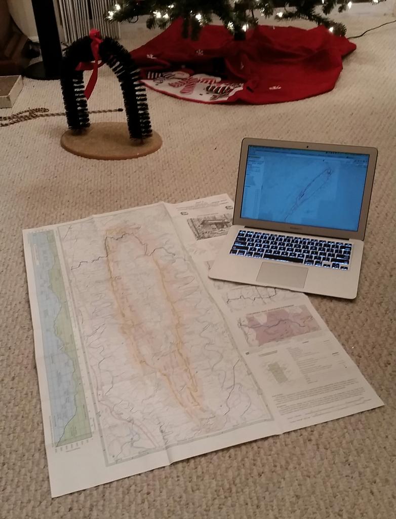 ericrmenendez's tweet photo. Old vs. new -- planning tomorrow's hike. Thanks @PATCmaps and #caltopo! http://t.co/fO1Wi2ovjk