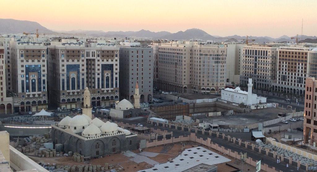 Prophet's Mosque - Masjid Nabawi B3pBYIiCMAE4HbN