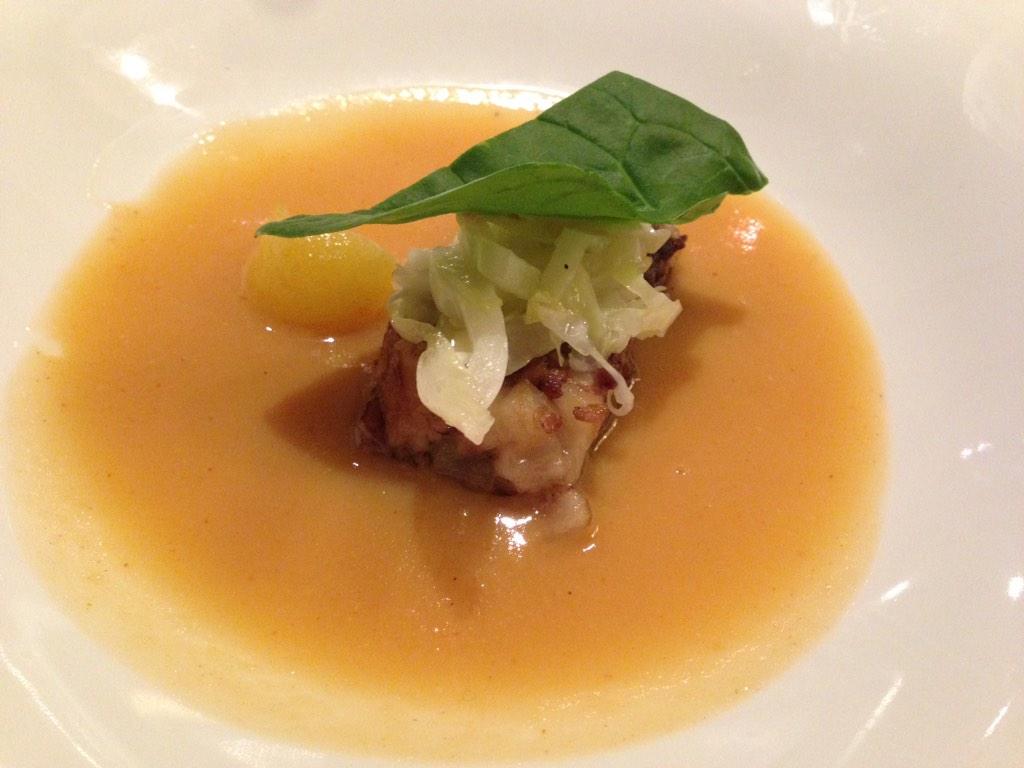 GuiaRepsol's tweet photo. La cocina de Santiago Vives en @Masiadurba tiene un punto de exotismo, y un ancla en la tradición.  #AceiteCastellón http://t.co/v7PcBP6nmc
