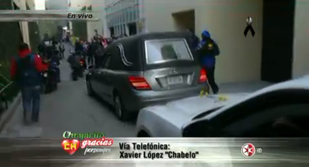 Chabelo rompe en llanto al hablar de nuestro amado #Chespirito. Transmisión en vivo aquí bit.ly/1tqh4LQ
