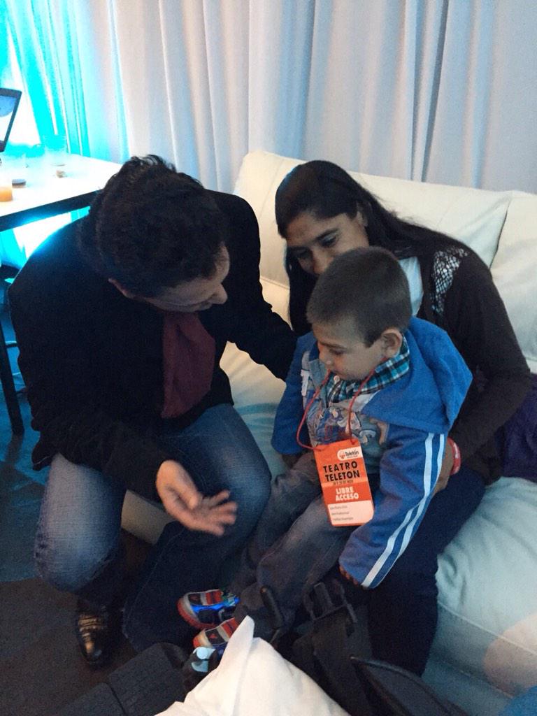 pedro_fer's tweet photo. Gracias a mis fans y compadres de #Chile fue un verdadero placer estar con todos ustedes en #TeletonChile2014 ❤️ http://t.co/518QwgOakw