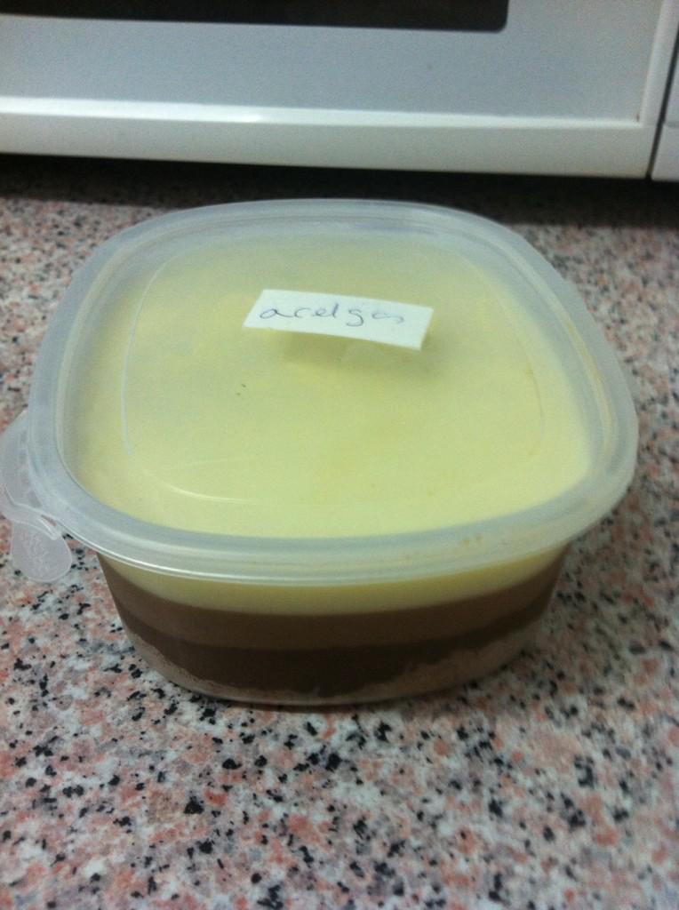 Miriam2413's tweet photo. @Vero_SM10 @Alex_VDA este es tu tupper de acelgas uaaaapo http://t.co/gVqSRM4z44