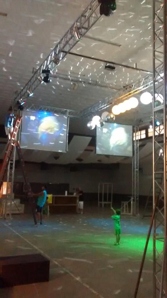 federicocortes9's tweet photo. A pocas horas de que explote la disfest pilar 2014 http://t.co/ciPKo1q3Bu