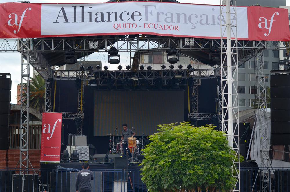 AFquito's tweet photo. Arrancamos en 2 horas ....
#marsatac
entrada libre a partir de las 20h00
#nasser #mitú #panteros666 #funkeebom http://t.co/gq7d6HwPOV
