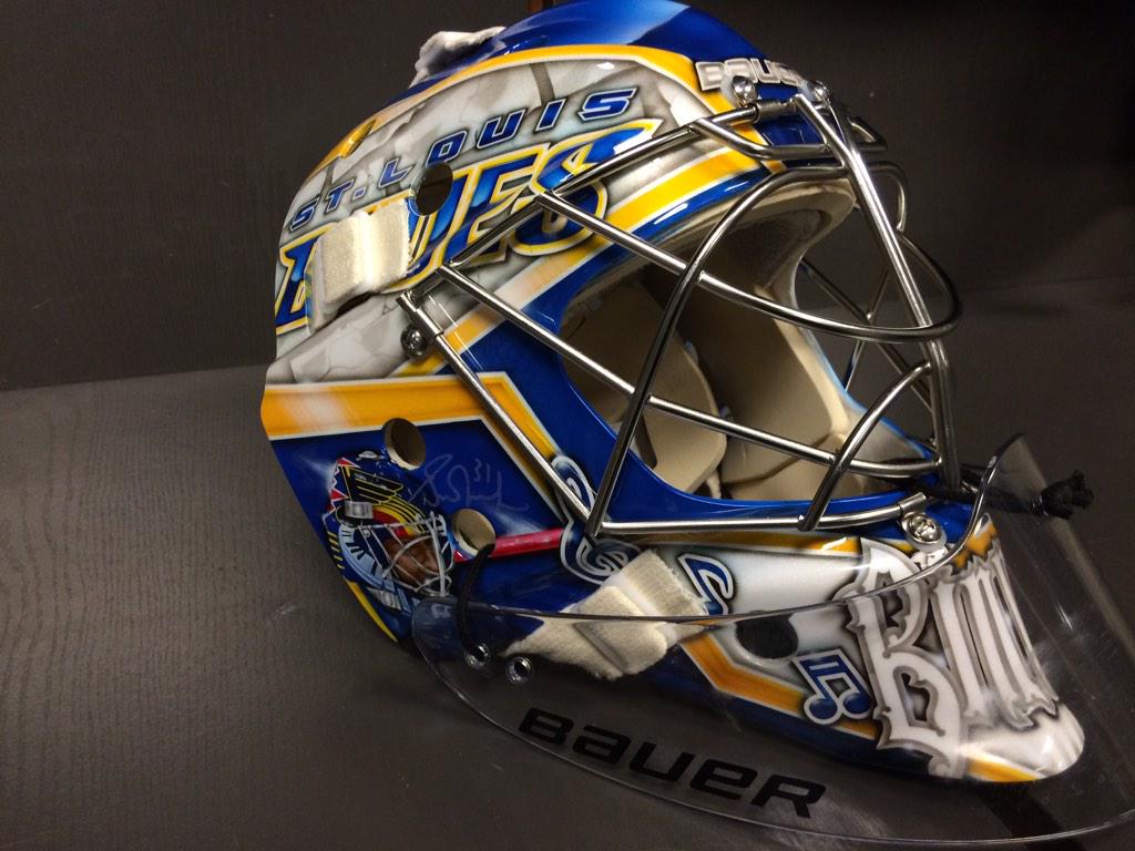 St. Louis Blues on X: Jordan Binnington's new mask takes its influences  from the same piano key design @grantfuhr wore in the mid-90's. How sweet  is that? #stlblues  / X