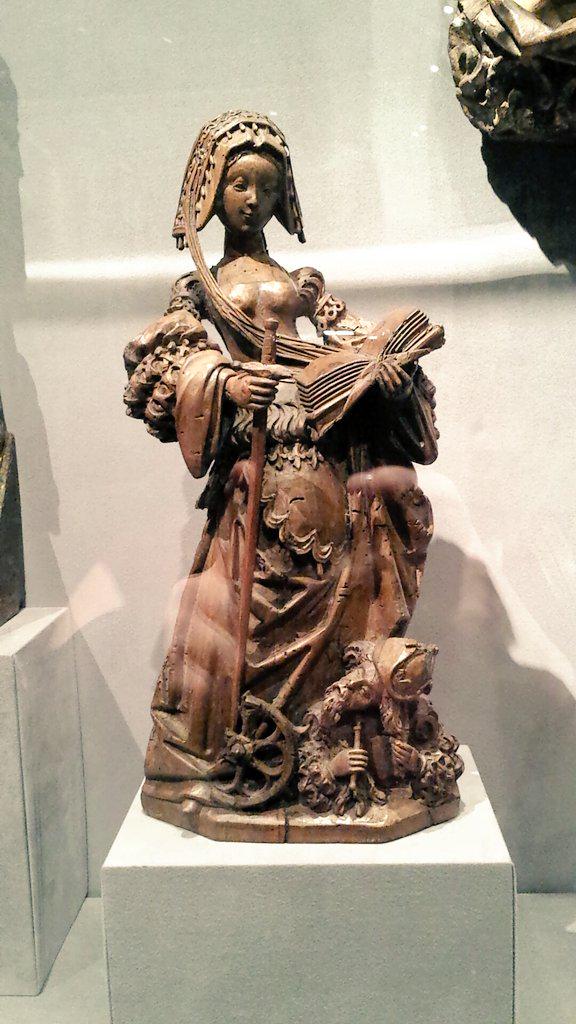 _ghostlight's tweet photo. Medieval #valkrew badass Shepardess stomping on the fuckbois http://t.co/5ZIem3cTGw