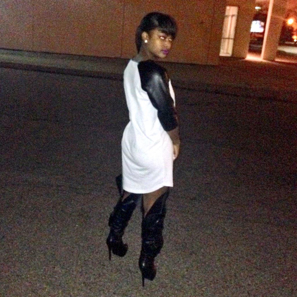 WholeLottaLeek's tweet photo. #FallFest2014 🎥😈 http://t.co/frkpgqvPDs