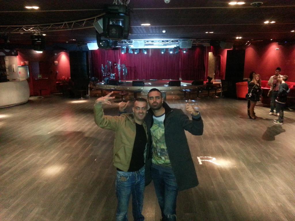 javierbueno78's tweet photo. otro gran concierto en una gran ciudad gijon pedazo gente mejor trato.. @LosRebujitos http://t.co/uhRouYiW4w