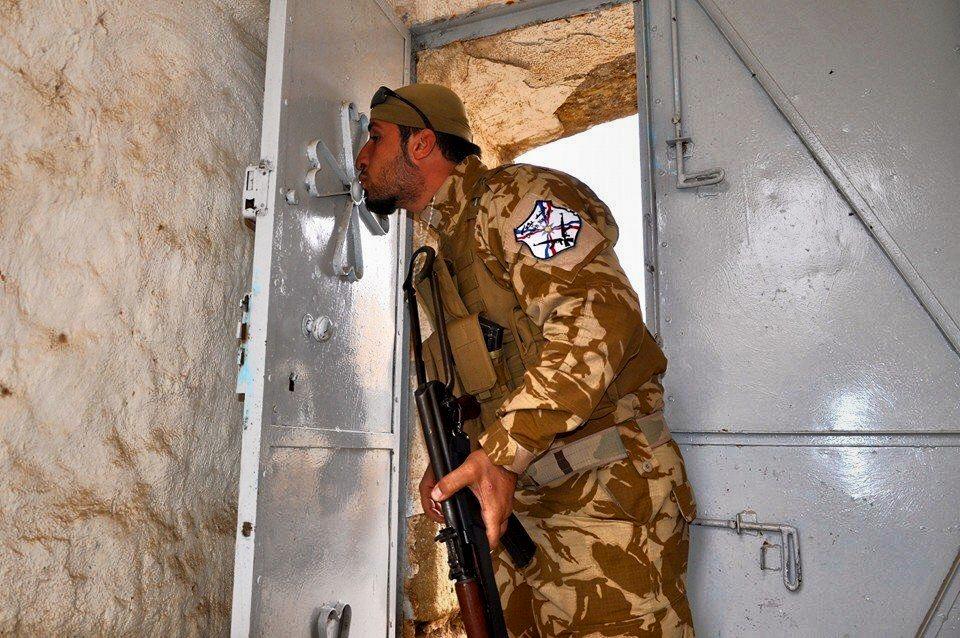 EzidiPress's tweet photo. #Assyrian force in Ninawa - fighting against ethnic cleansing, defending of #Assyrians homeland http://t.co/IUA5Ef0G9t