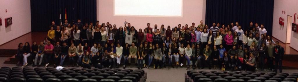 anahuelin's tweet photo. Gracias Málaga y a todos los voluntari@s. Éxito Gran Recogida, que logra alcanzar los 703.000 kilos de alimentos. http://t.co/6iTmHZxOb1
