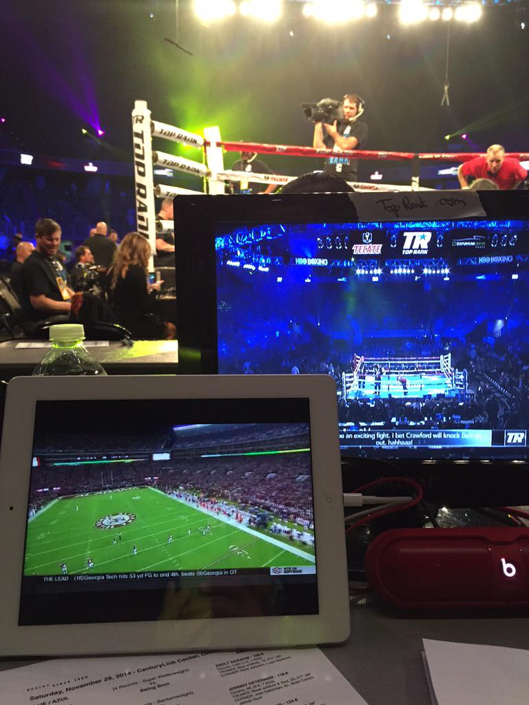 CarlMoretti's tweet photo. My view from ringside. #RollTideRoll #WarEagle #GotaSec @GrishamESPN #CrawfordBeltran @HBOboxing @trboxing http://t.co/RWxTVih34e