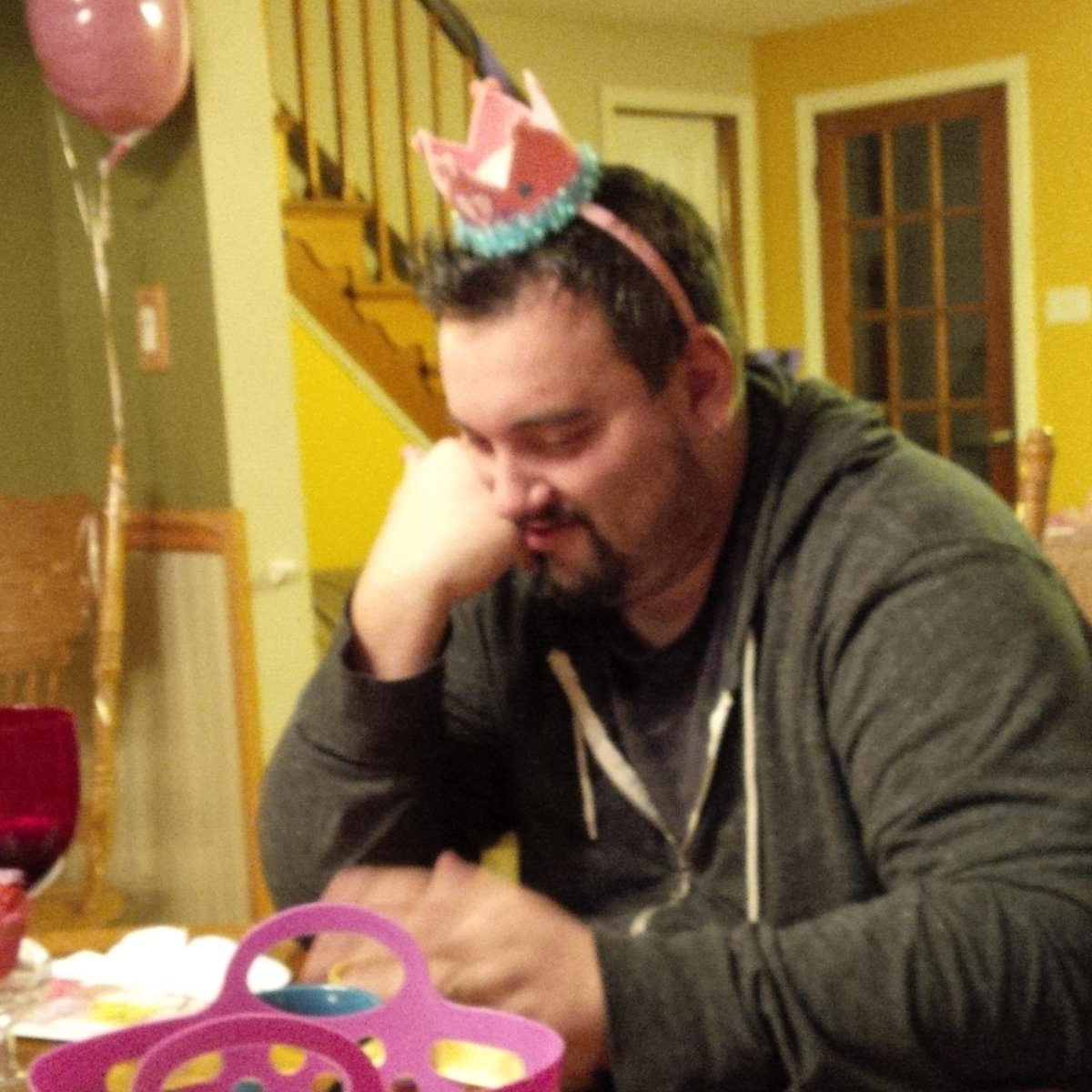 n8bits's tweet photo. Awww poor princess http://t.co/RBwa2AmhhH