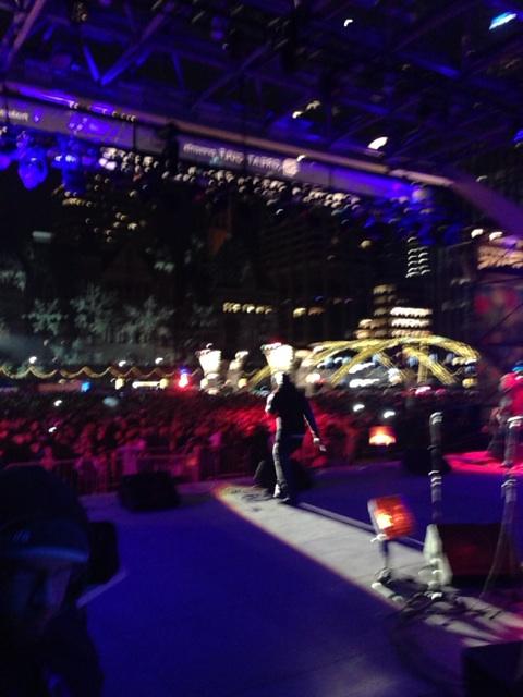 CashOffAir's tweet photo. Didn't forget to take a pic of this guy! #LemmeHearYaSayTDotOhhh #Kardy #CavalcadeOfLights! http://t.co/TaFmDt1TFb