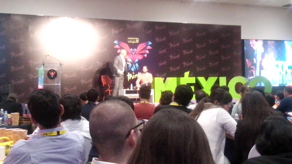 Patyreza's tweet photo. Quien no está abierto a reinventar su propia fórmula está condenado al fracaso @MRIVERARABA #GenMThink @SoyCoparmex http://t.co/lSGO3Mdd3q