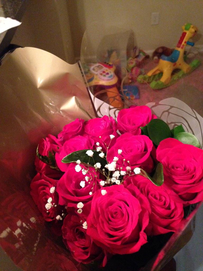 _lexsplosive's tweet photo. 😍🌹💐 http://t.co/dAo4AlRMa5